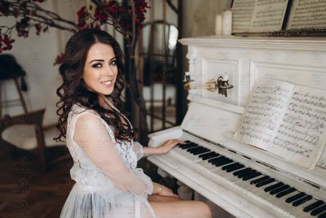 Lili Glamour Escorts