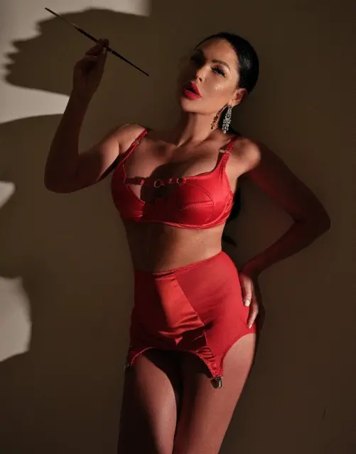 Maya N1 Sexy Escort girl in Athens Greece Lady