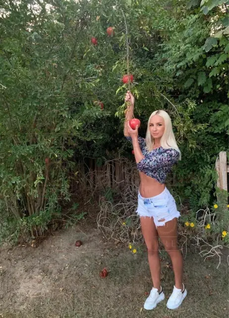 Lora Glamour Escorts