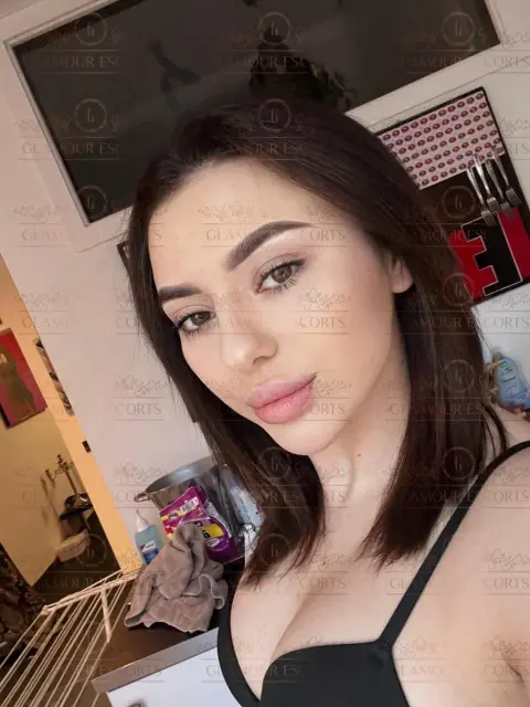 Stefania Glamour Escorts