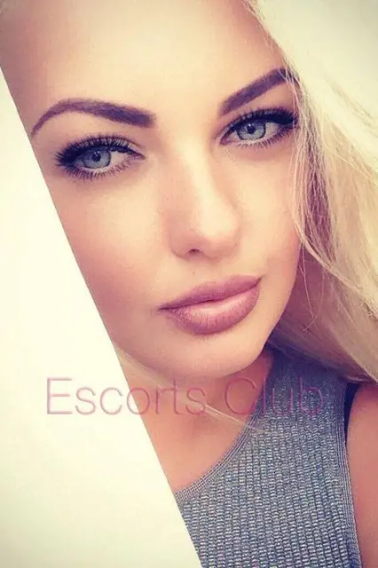 Alisa     EscortsClub