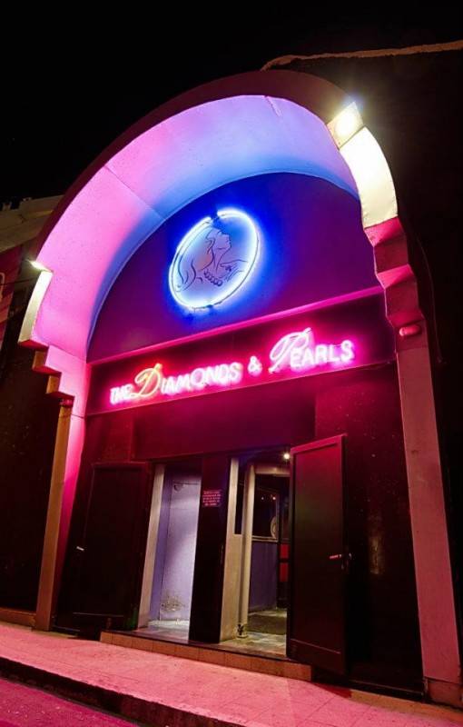Diamond And Pearls Strip ClubStrip clubs